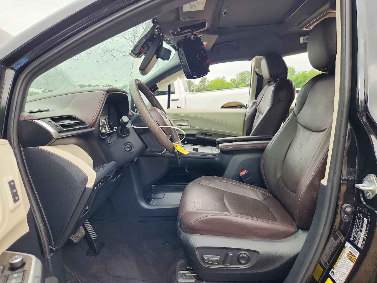 Toyota Sienna Platinum 7-passenger