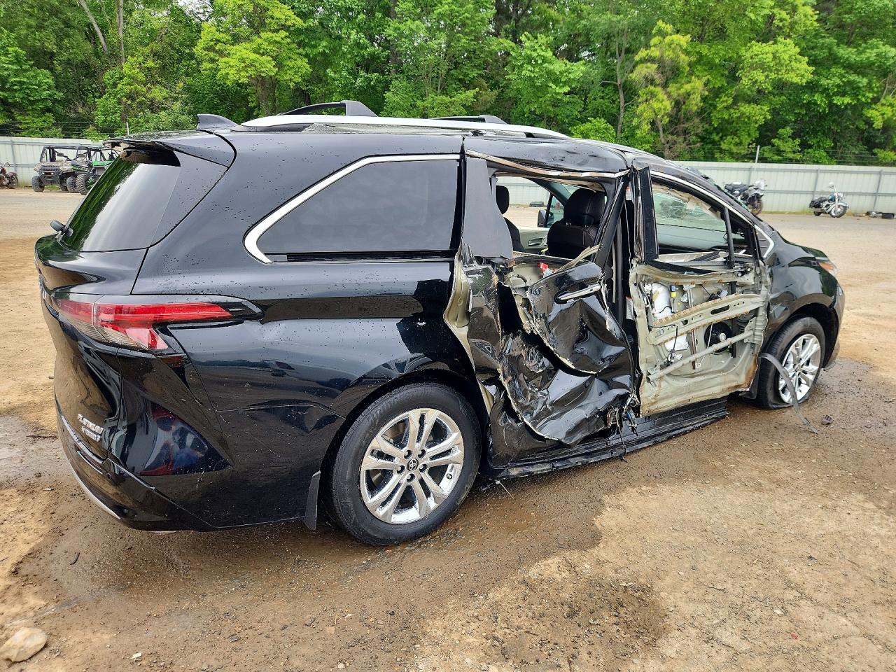 Toyota Sienna Platinum 7-passenger