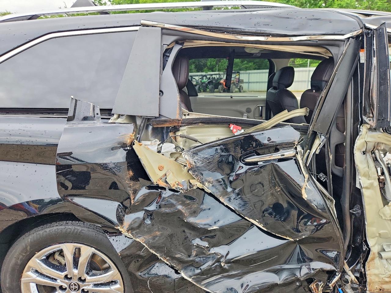 Toyota Sienna Platinum 7-passenger