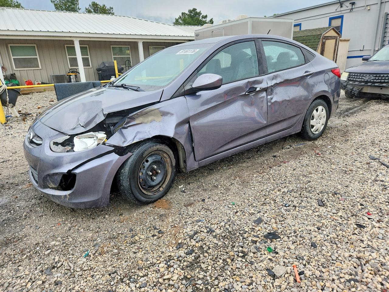 Salvage Hyundai ACCENT Image