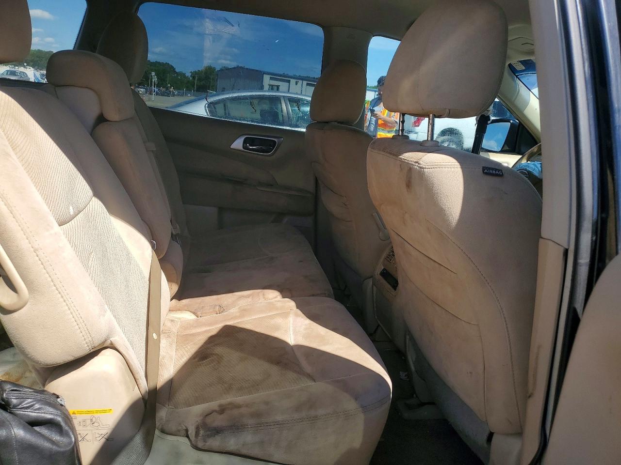 Nissan Pathfinder S
