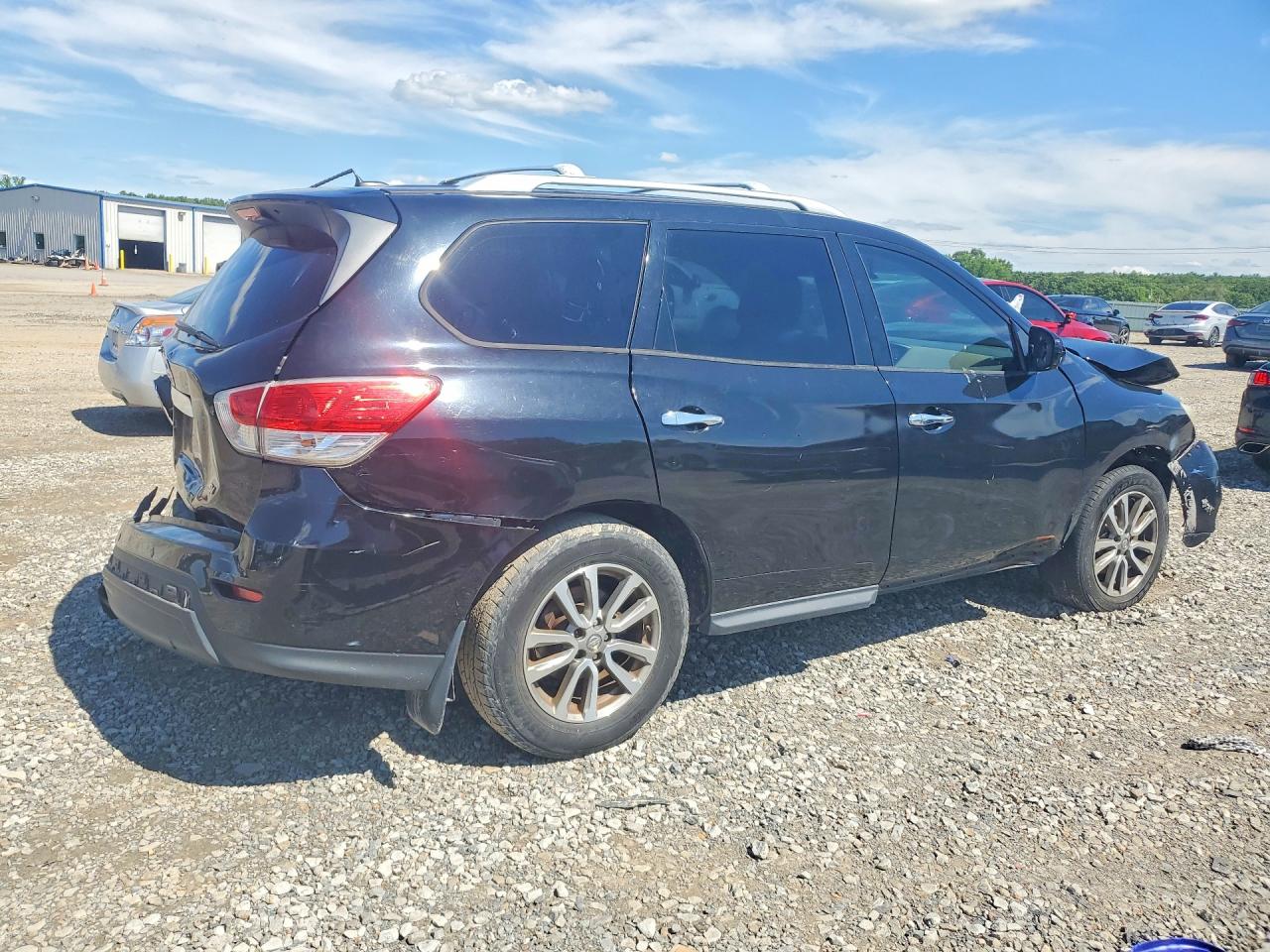 Nissan Pathfinder S