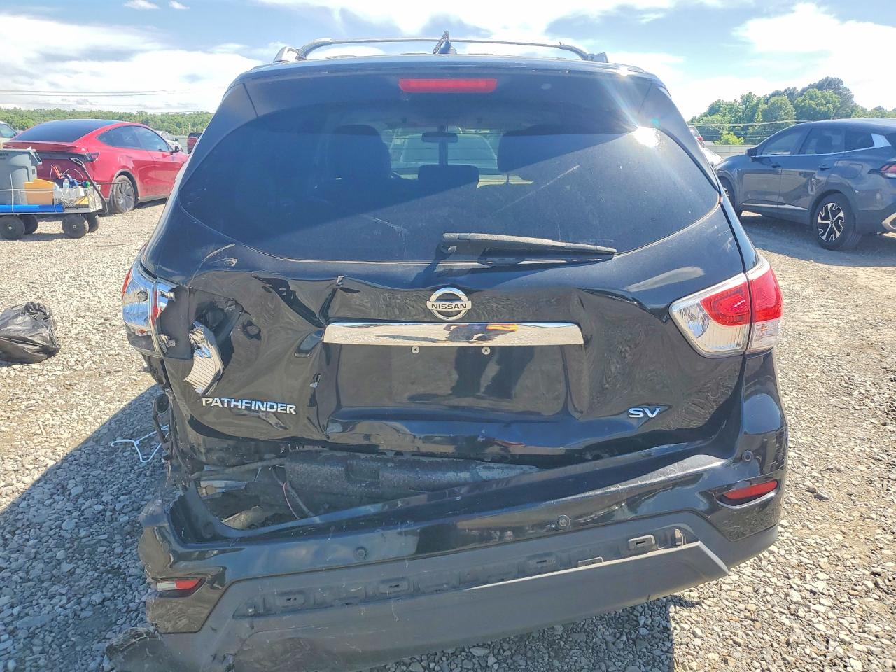 Nissan Pathfinder S