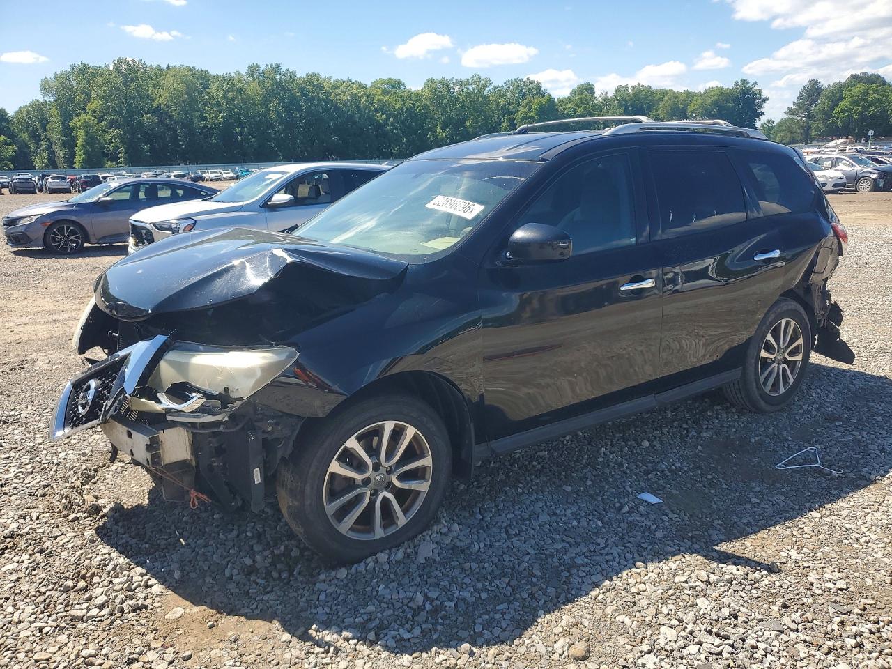 Salvage Nissan Pathfinder Image