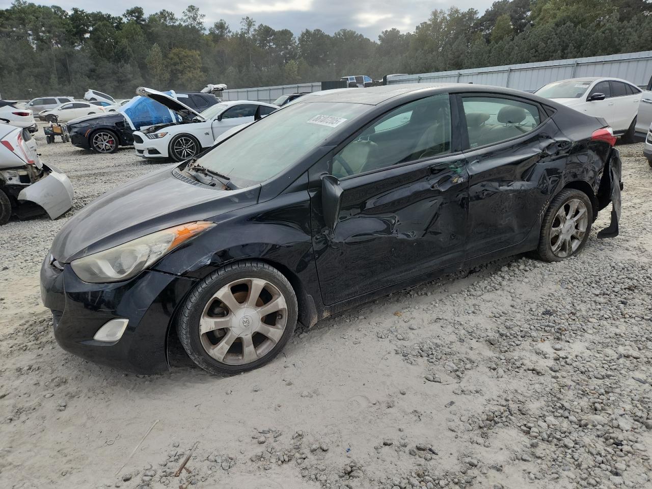 Salvage Hyundai ELANTRA Image