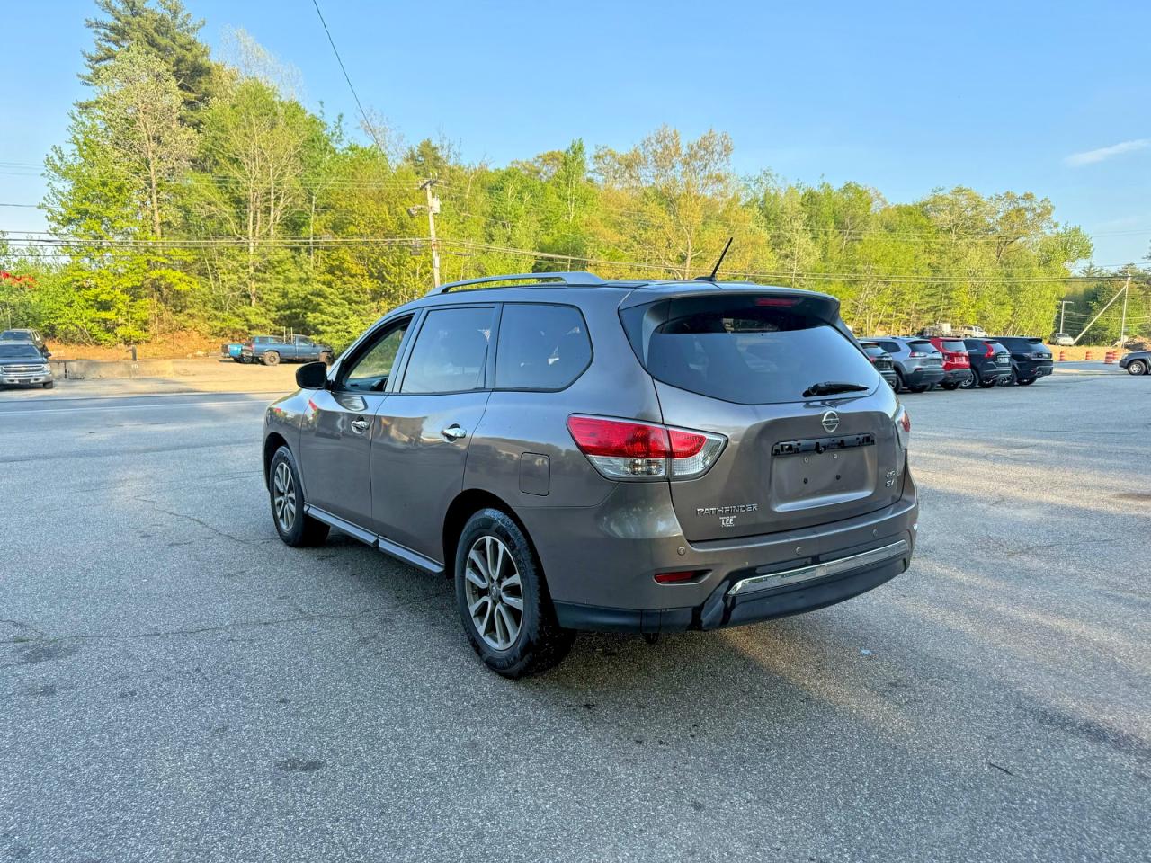 Nissan Pathfinder S