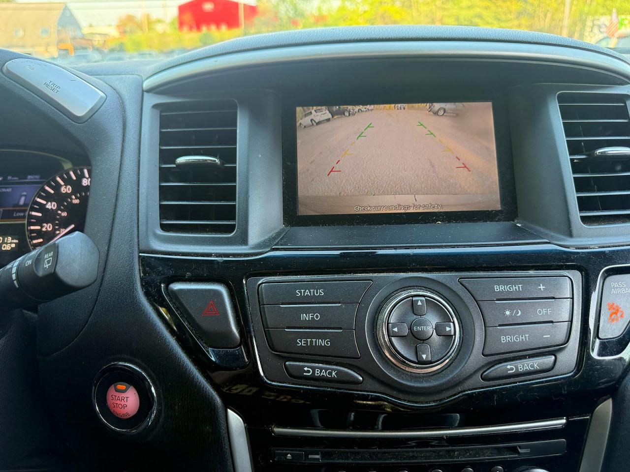 Nissan Pathfinder S