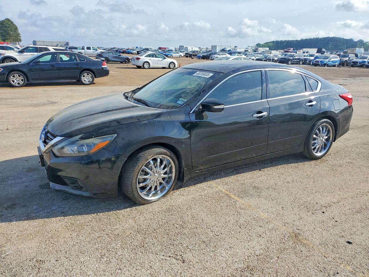 Salvage Nissan Altima Image