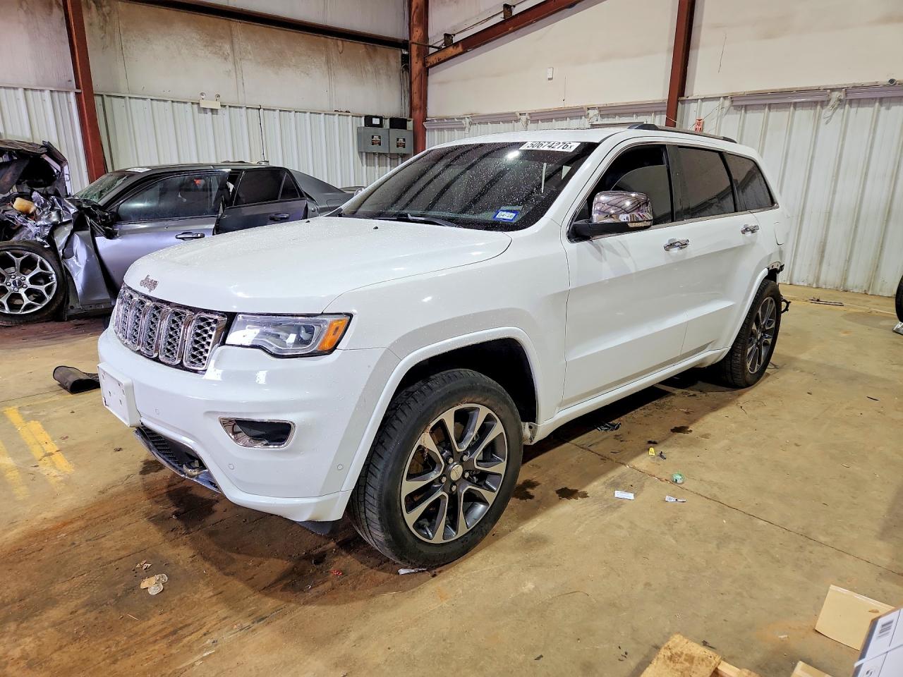 Salvage Jeep Cherokee Image