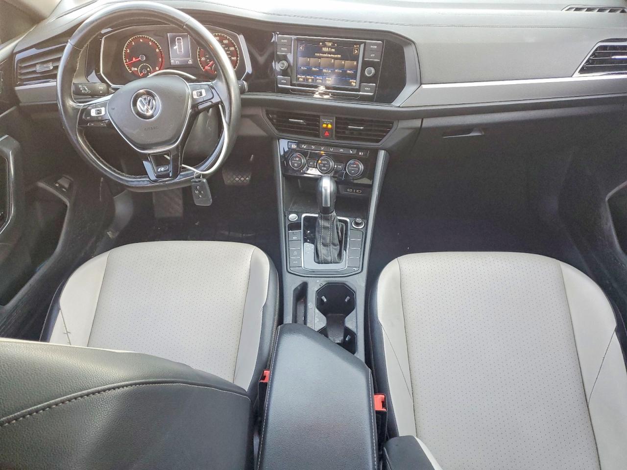 Volkswagen Jetta S