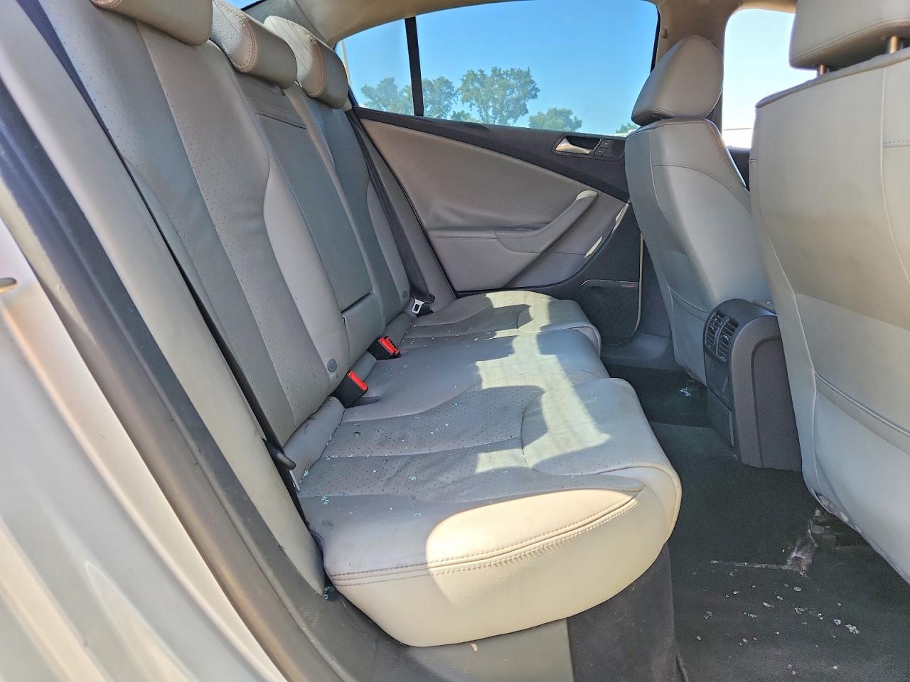 Volkswagen Passat 2.0t Luxury