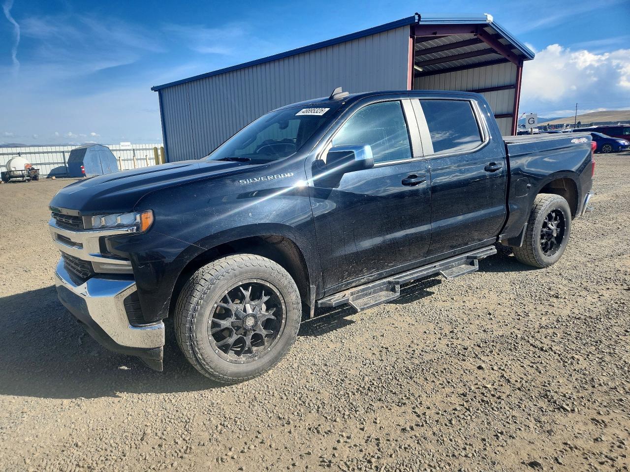 Salvage Chevrolet Silverado Image