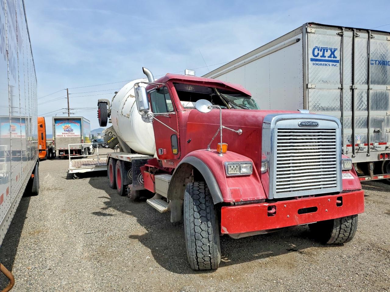 Salvage Freightliner Fld120 Image