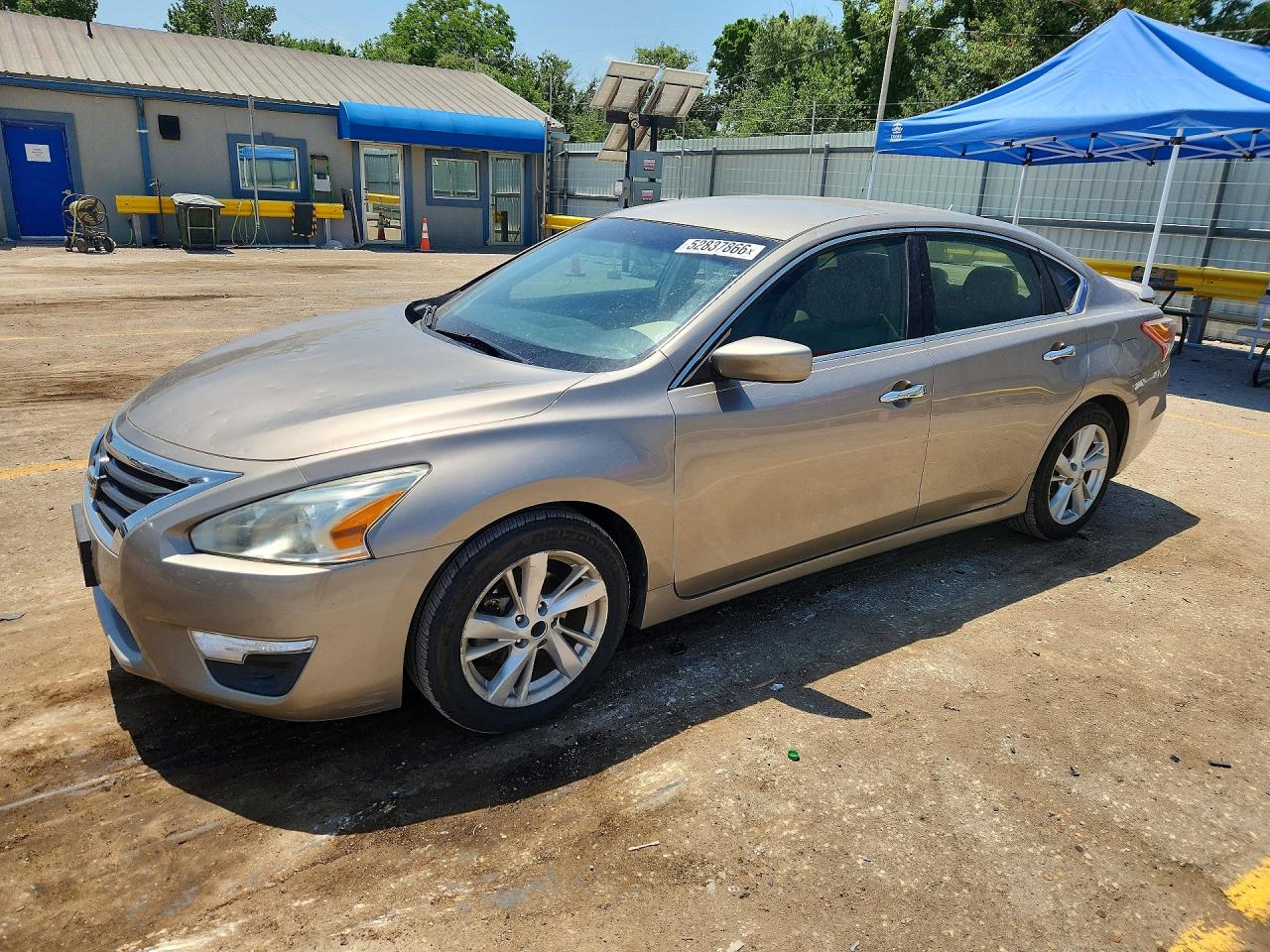 Salvage Nissan Altima Image