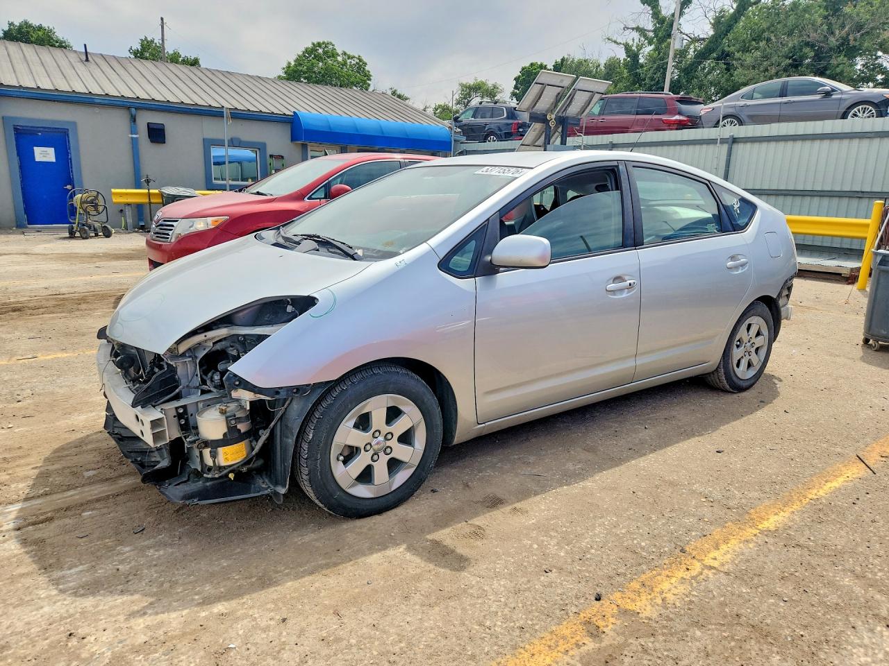 Salvage Toyota Prius Image