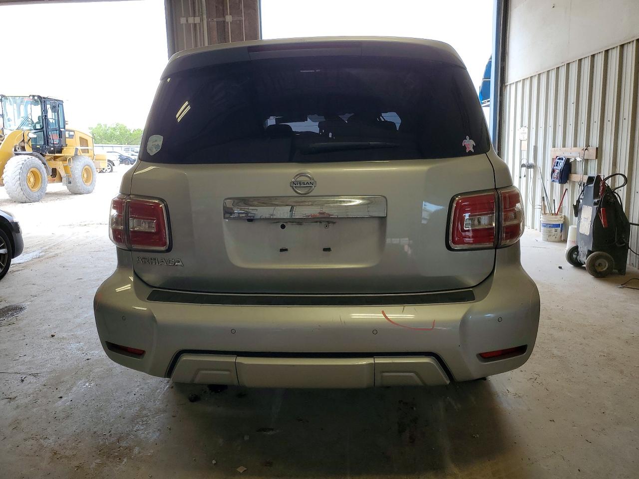 Nissan Armada Sv