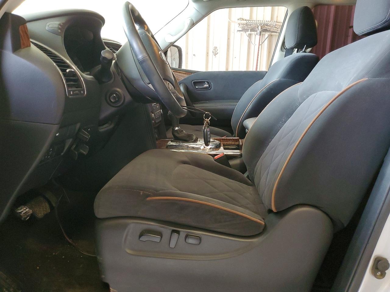 Nissan Armada Sv