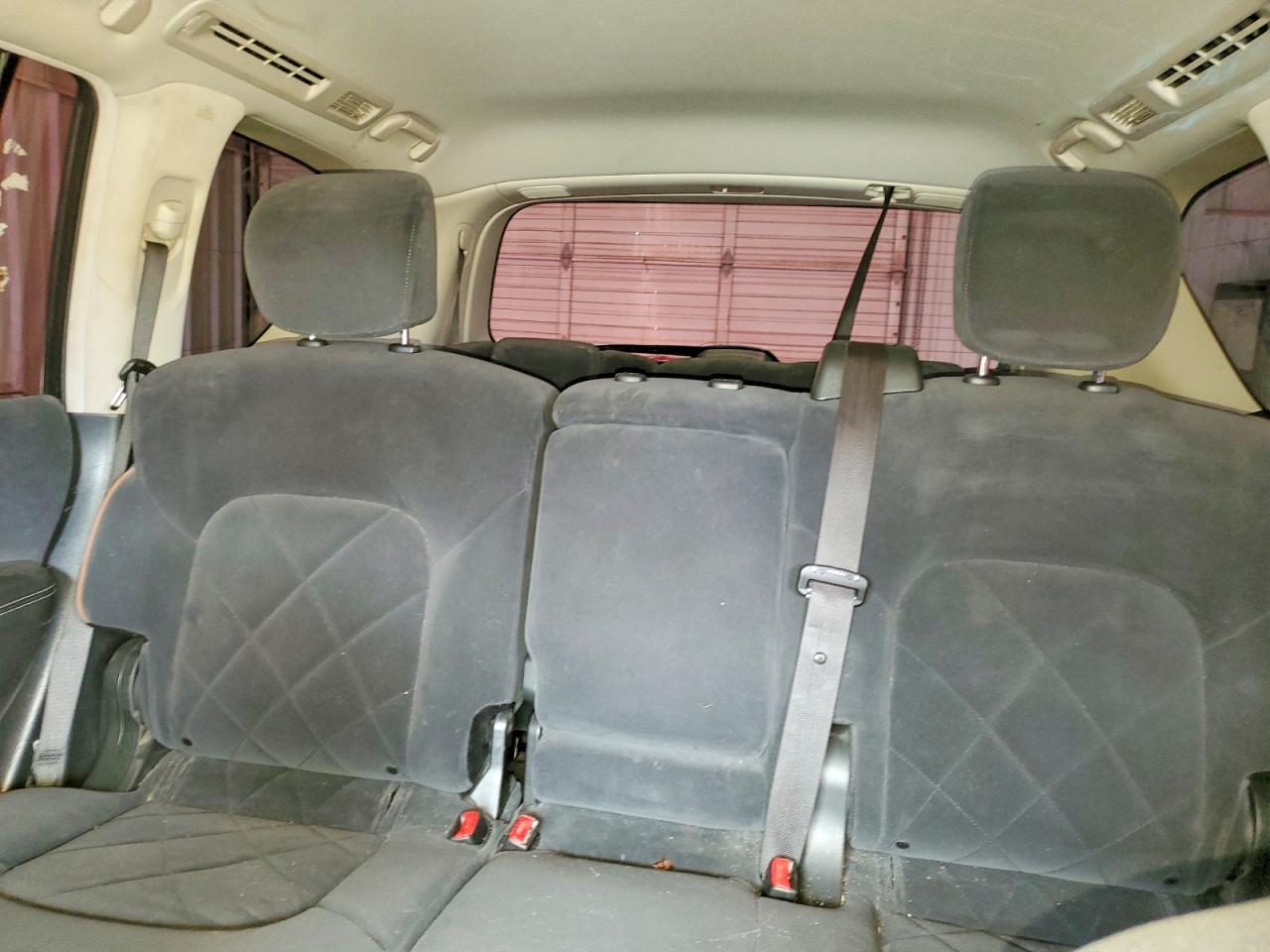 Nissan Armada Sv
