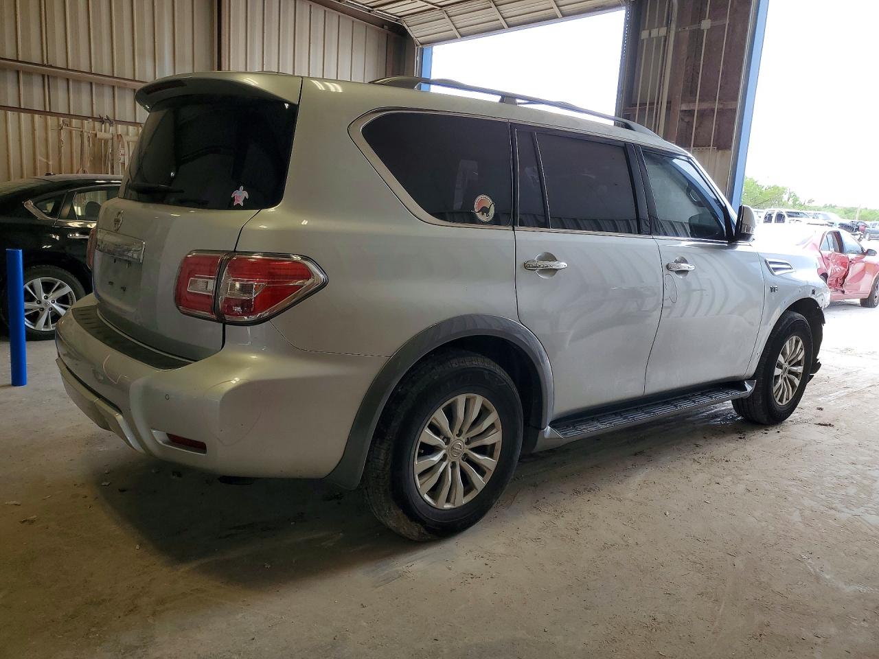 Nissan Armada Sv