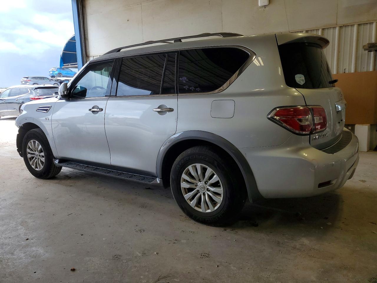 Nissan Armada Sv