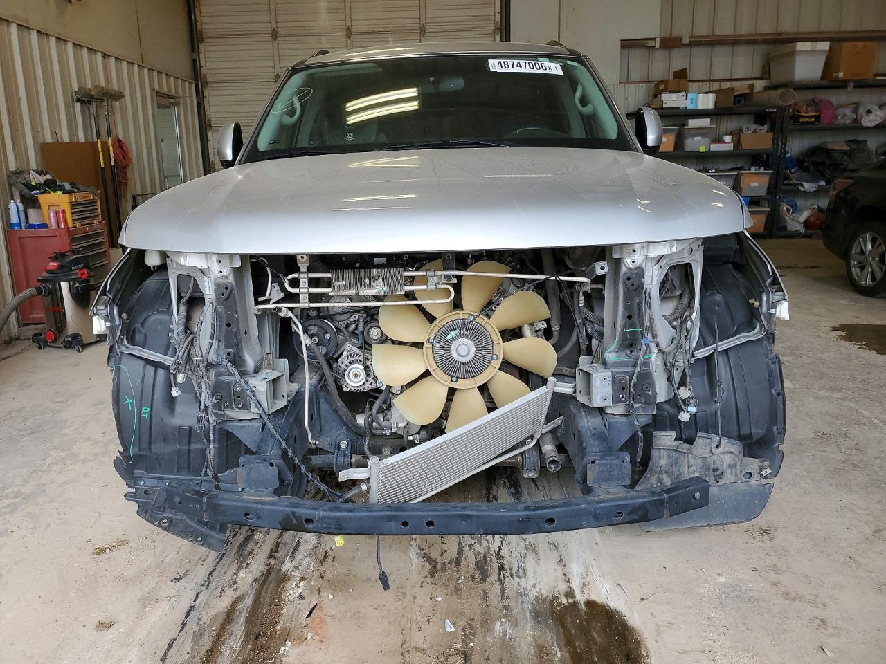Nissan Armada Sv