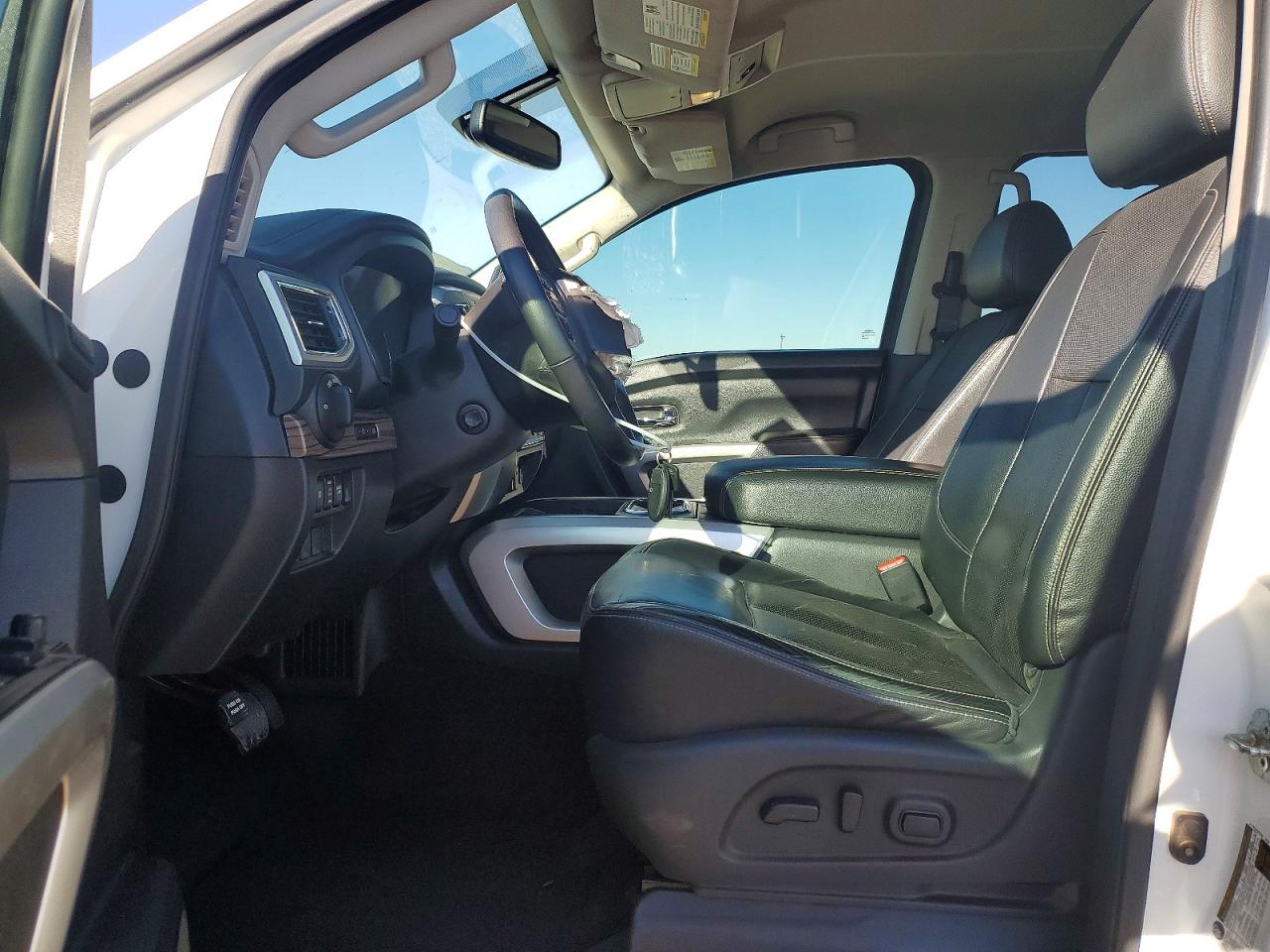 Nissan Titan Sl