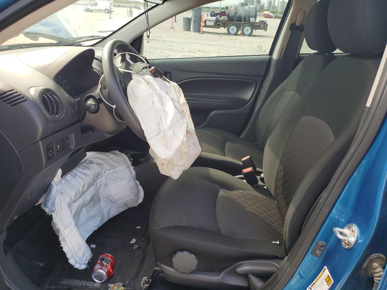 Mitsubishi Mirage Es
