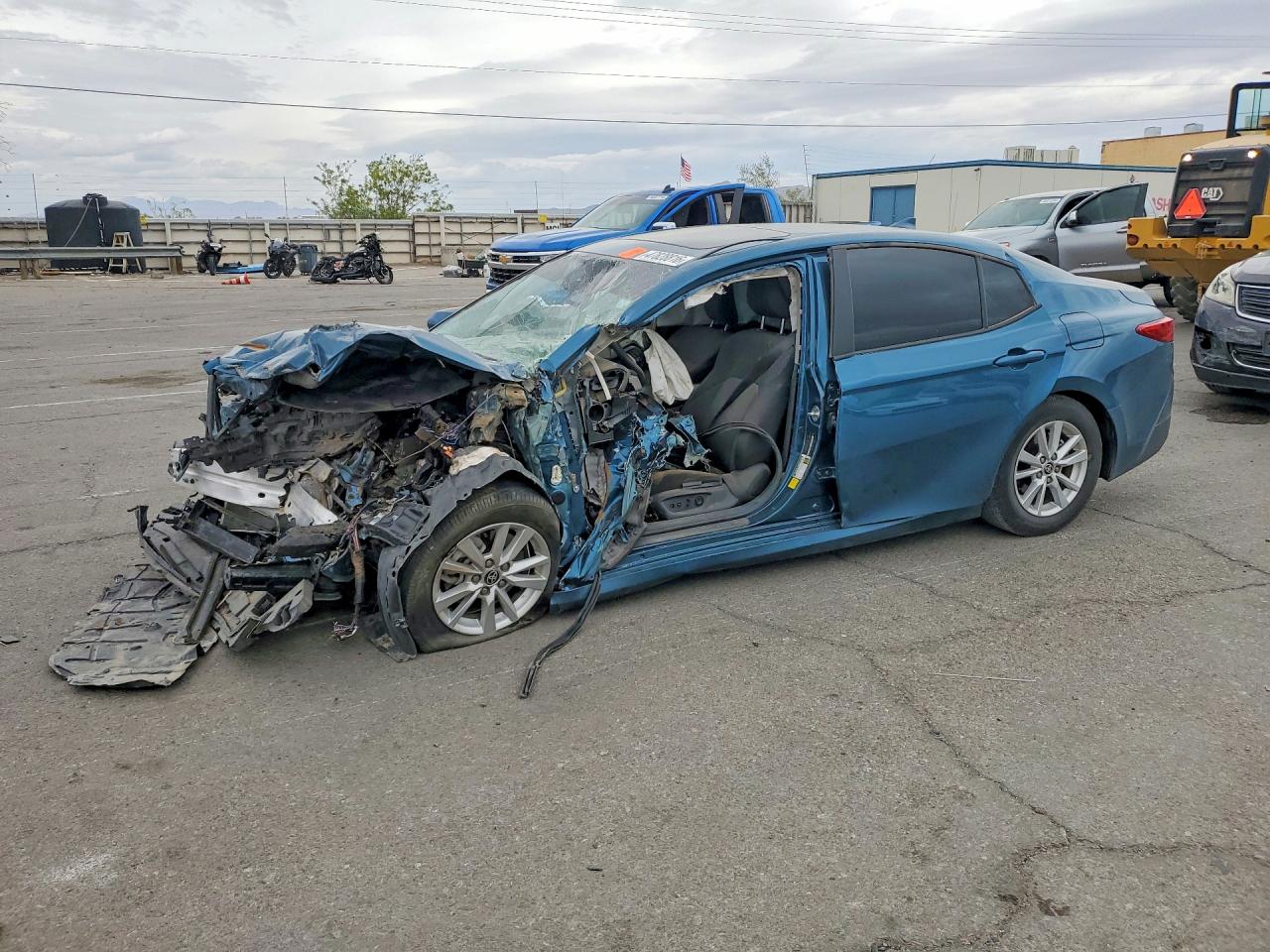 Salvage Toyota Camry Image