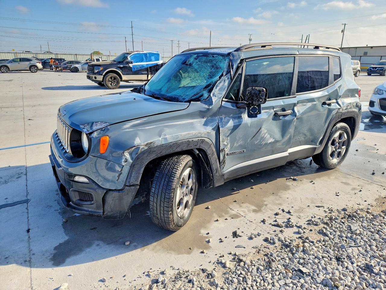 Salvage Jeep Renegade Image