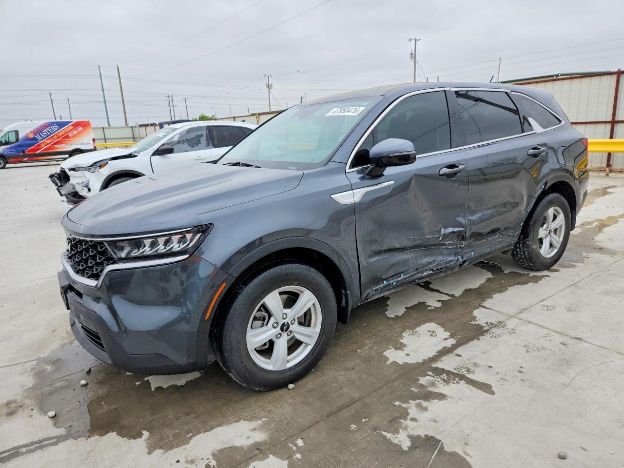 Salvage Kia Sorento Image