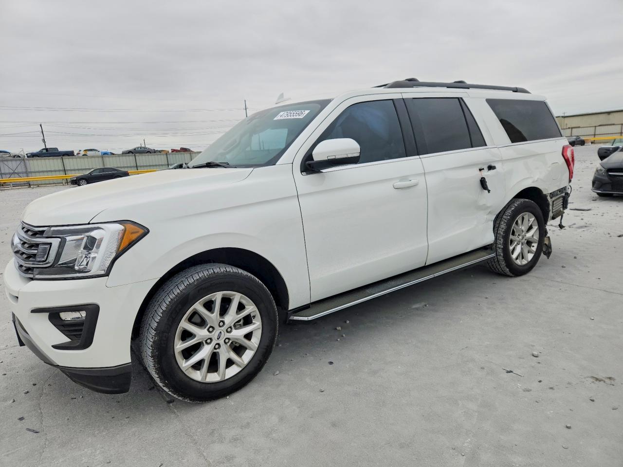 Salvage Ford Expedition Image