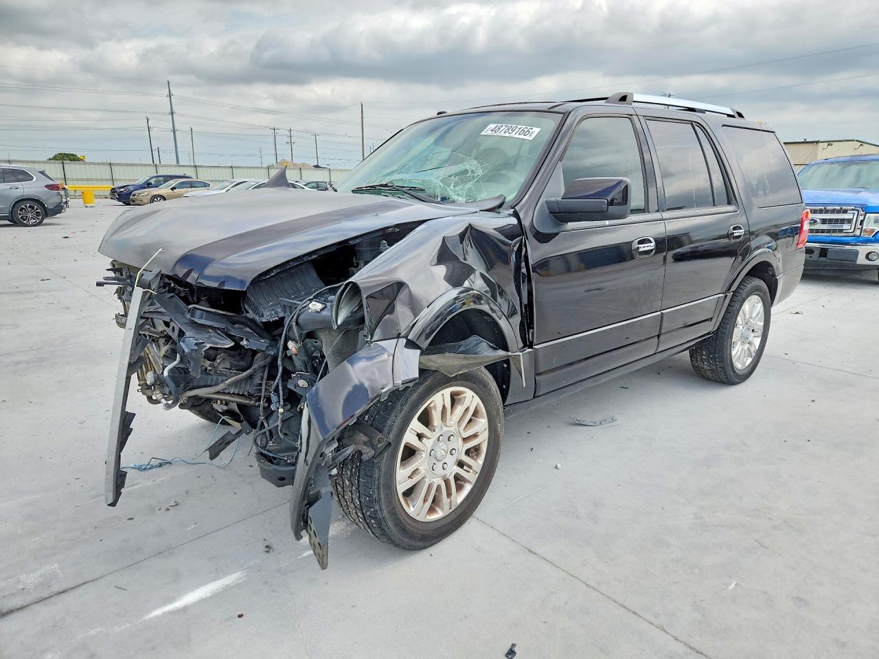 Salvage Ford Expedition Image