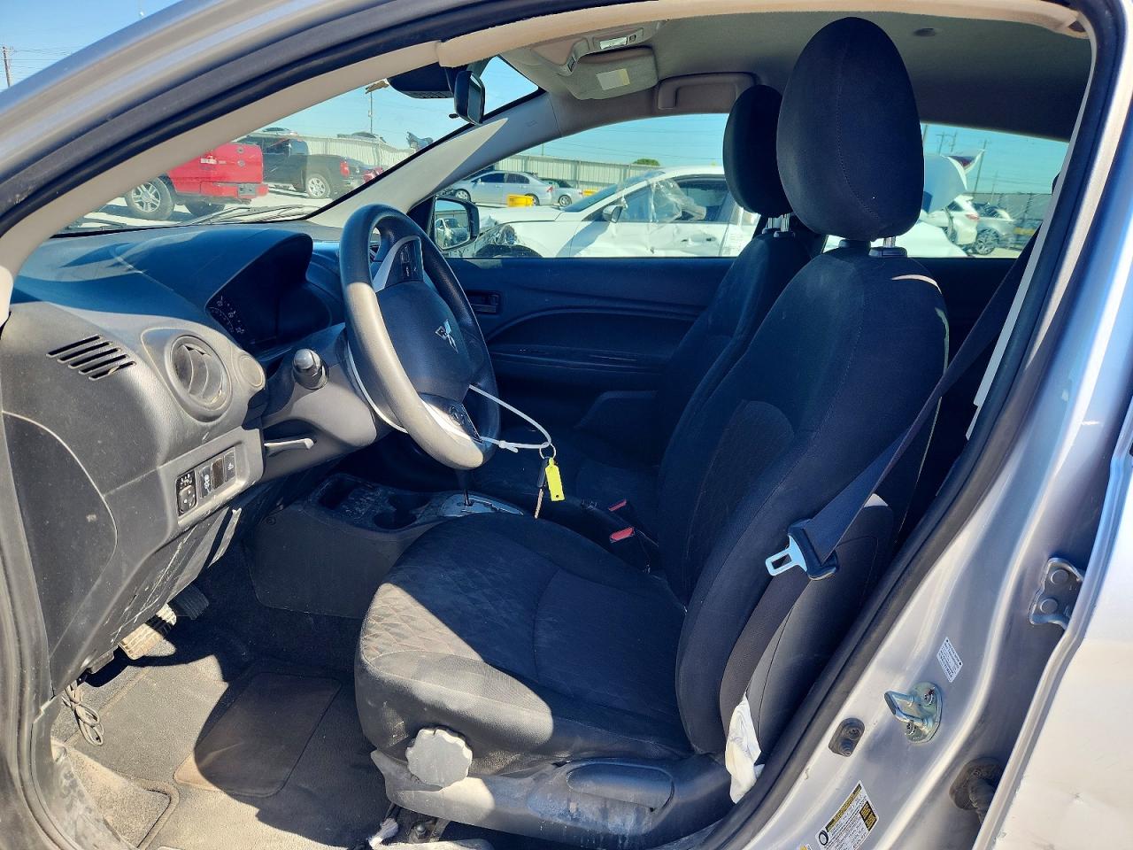 Mitsubishi Mirage Es
