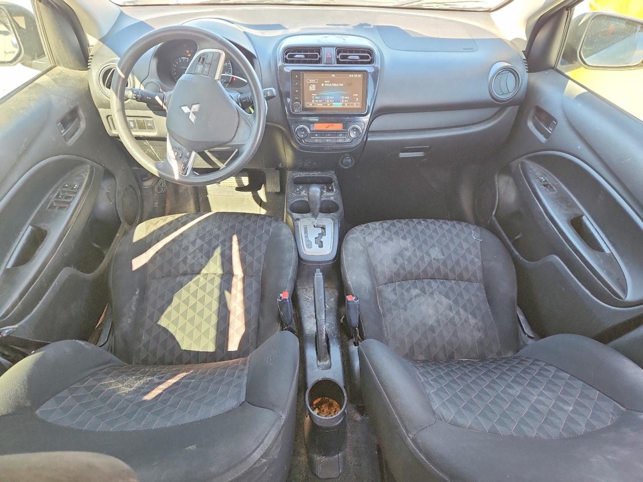 Mitsubishi Mirage Es