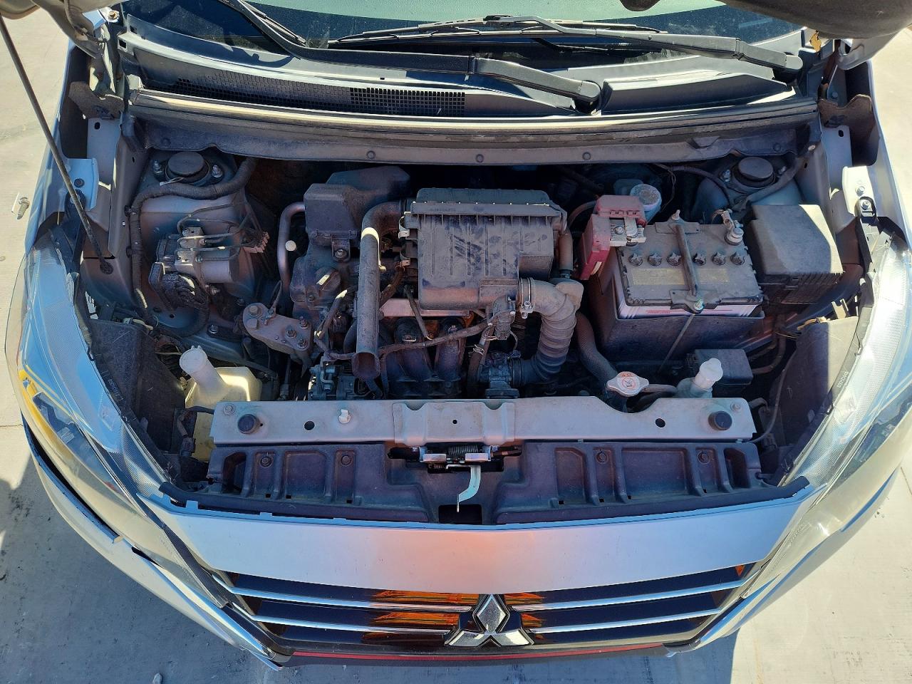 Mitsubishi Mirage Es