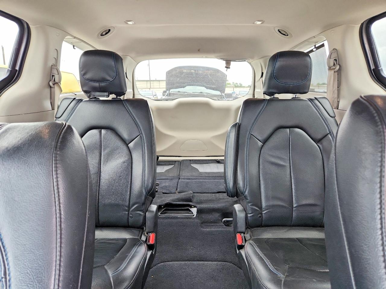 Chrysler Pacifica Touring L