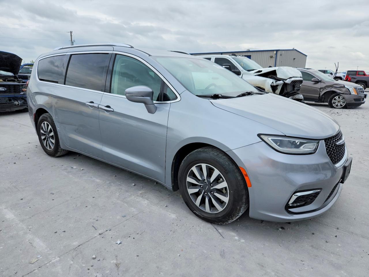 Chrysler Pacifica Touring L