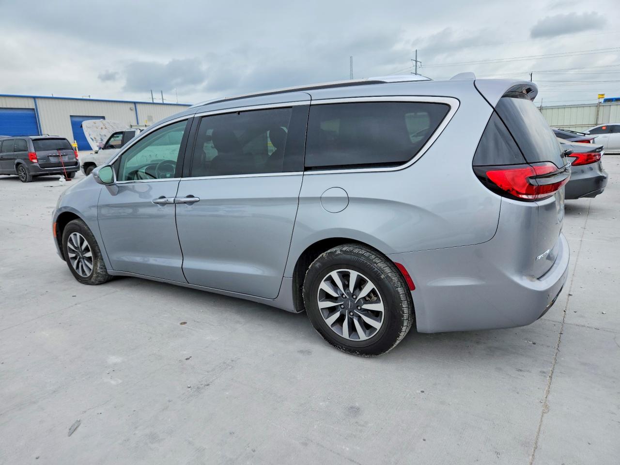 Chrysler Pacifica Touring L