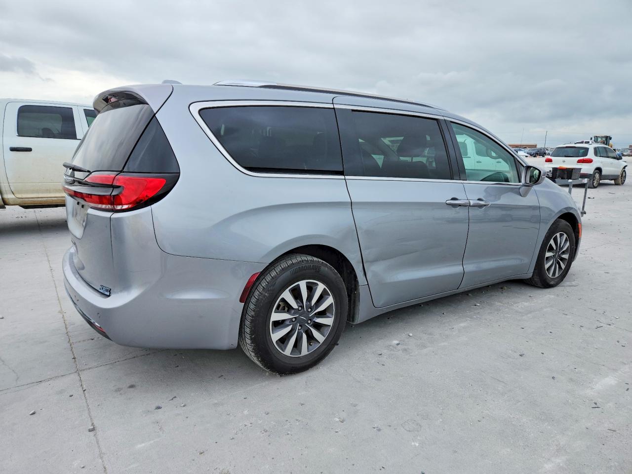 Chrysler Pacifica Touring L
