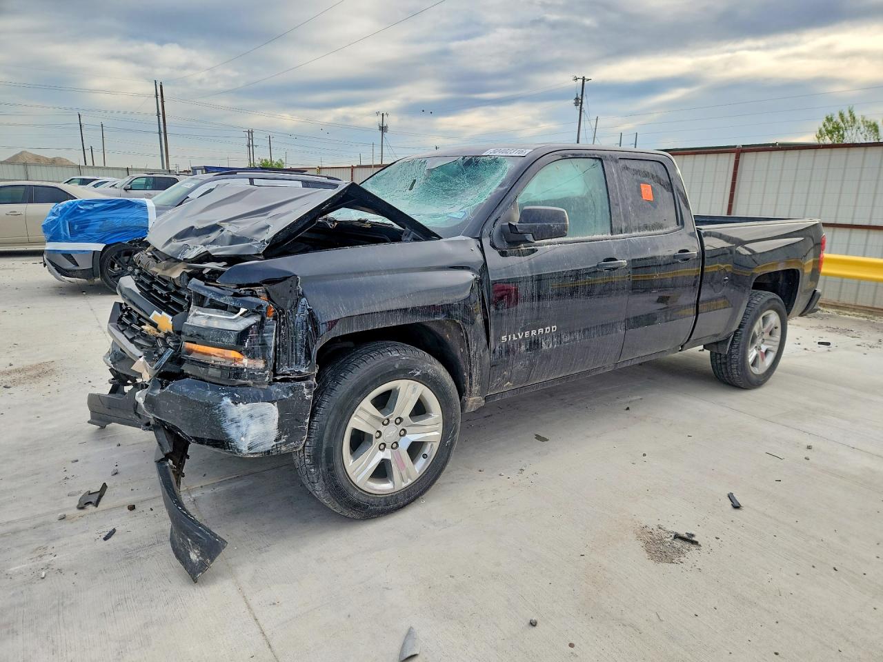 Salvage Chevrolet Silverado Image