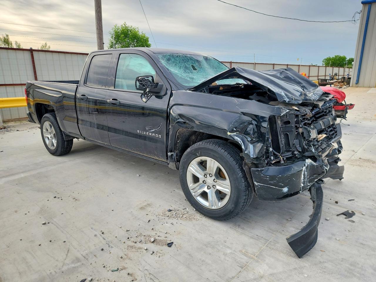 Chevrolet Silverado C1500 Custom