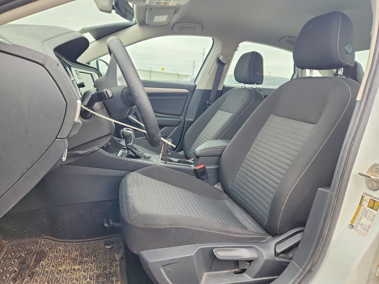 Volkswagen Jetta S