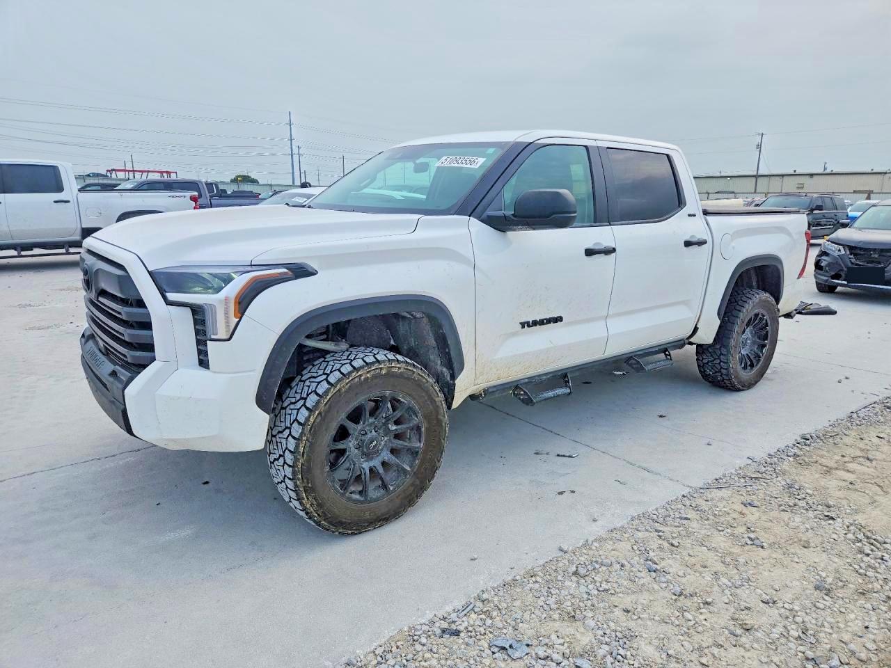 Salvage Toyota Tundra Image