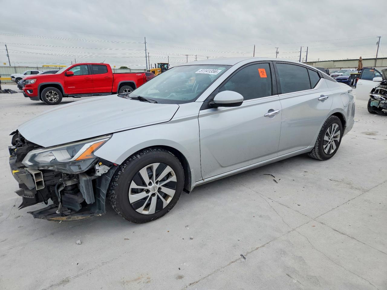 Salvage Nissan Altima Image