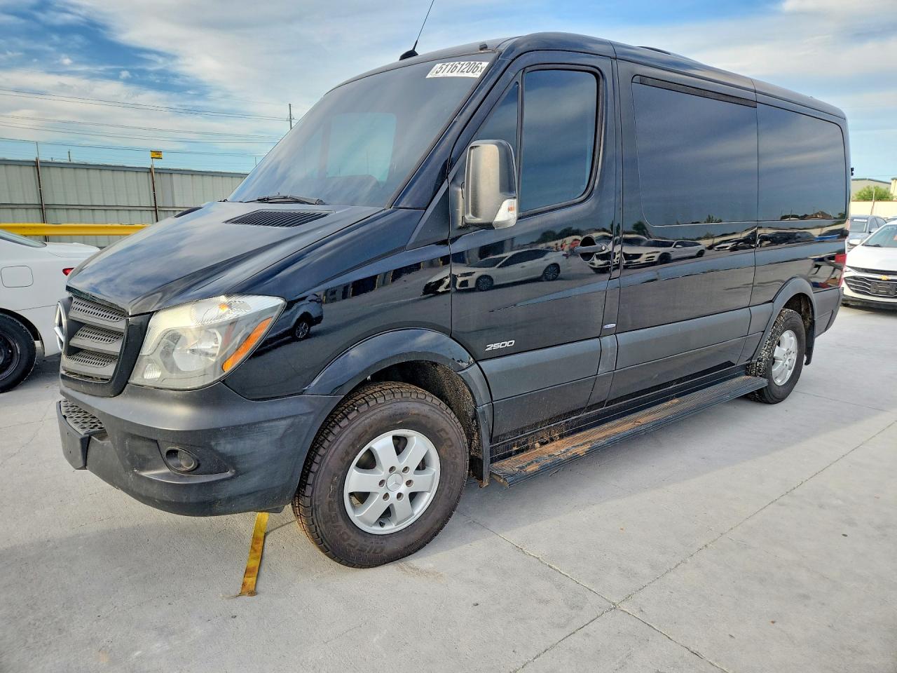 Salvage Mercedes-Benz Sprinter Image