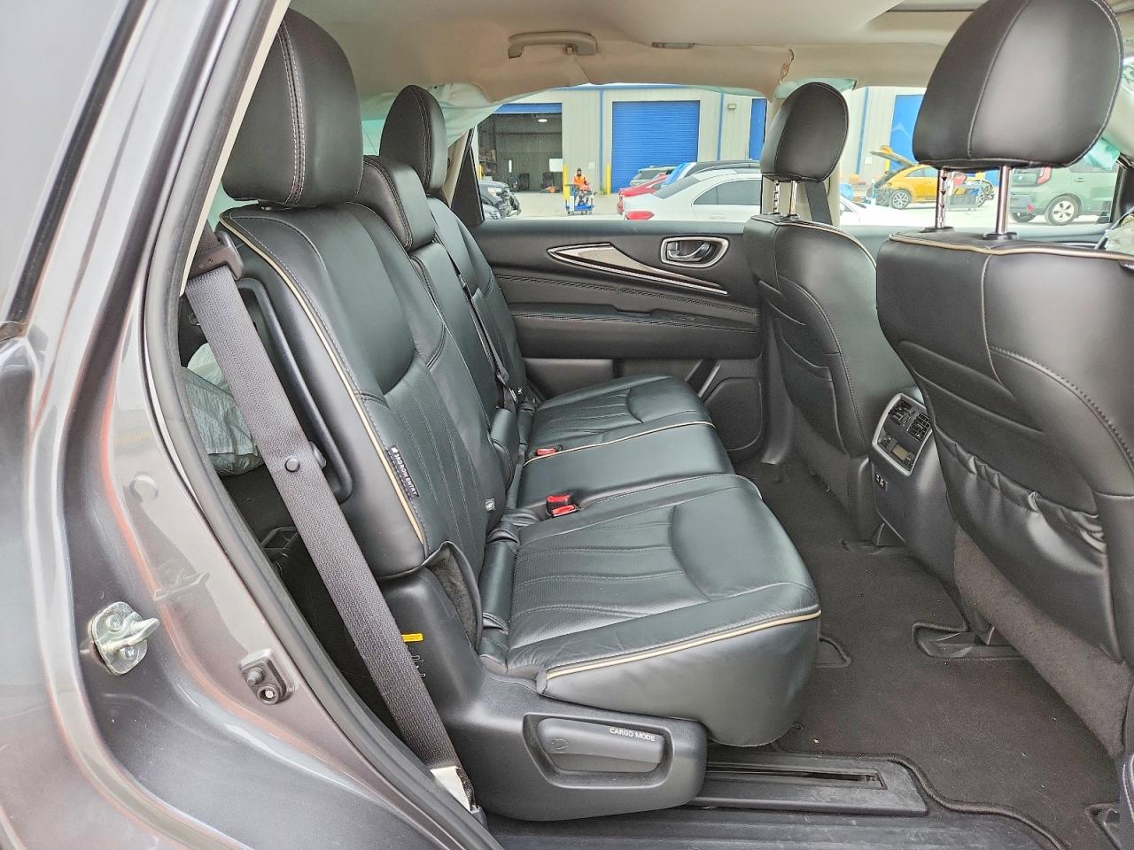 INFINITI Qx Luxe