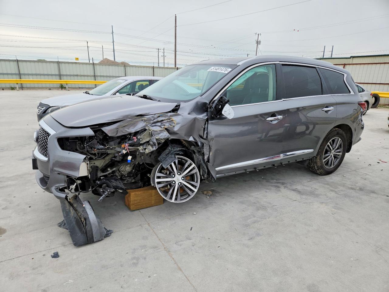 Salvage INFINITI Qx Image