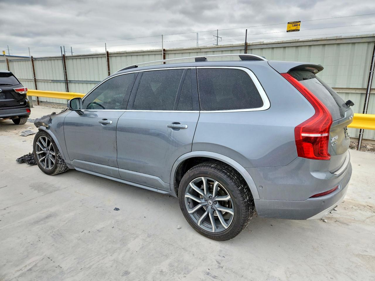 Volvo XC90 T6