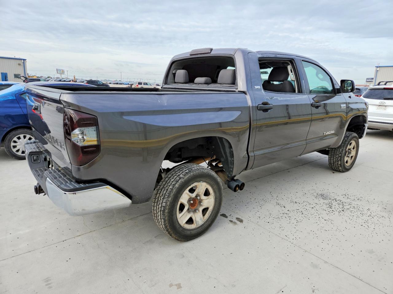 Toyota Tundra Crewmax Sr5