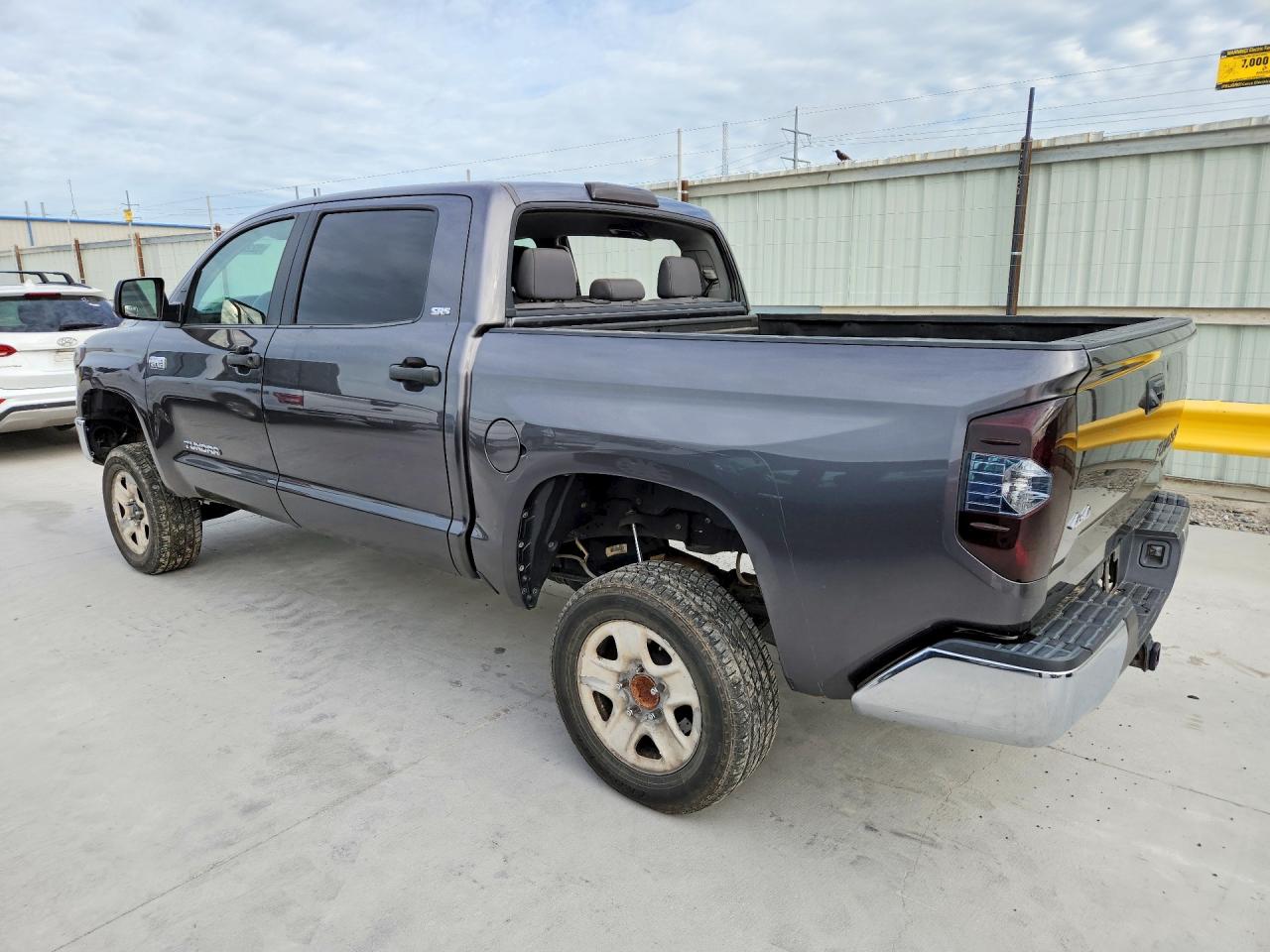 Toyota Tundra Crewmax Sr5